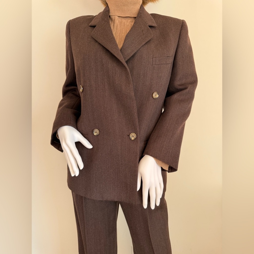 Basile. Made in Italy. 🇮🇹 100% wool. Jacket and slack suit.